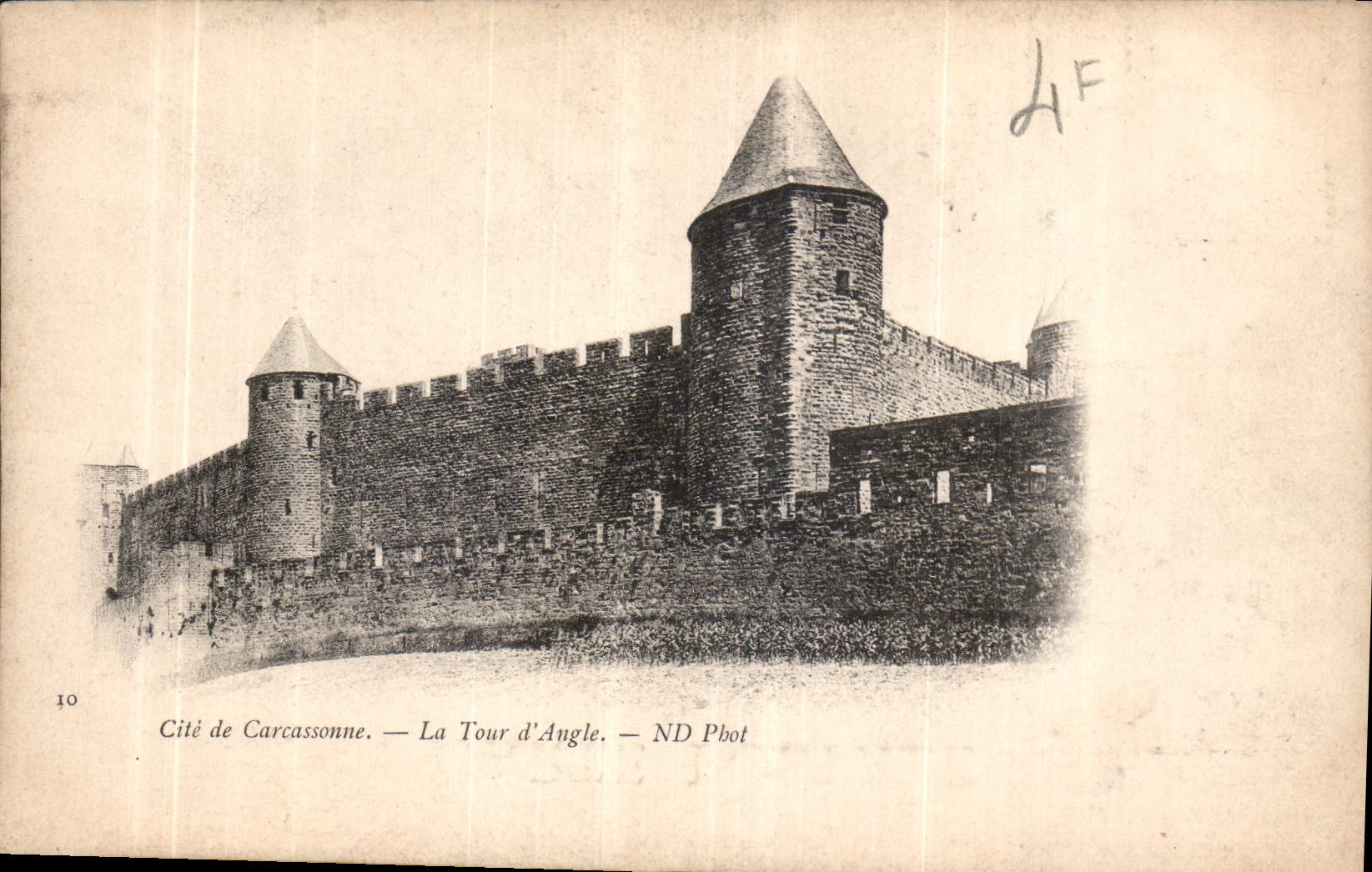 CPA Cite de Carcassonne la Tour d'Angle
