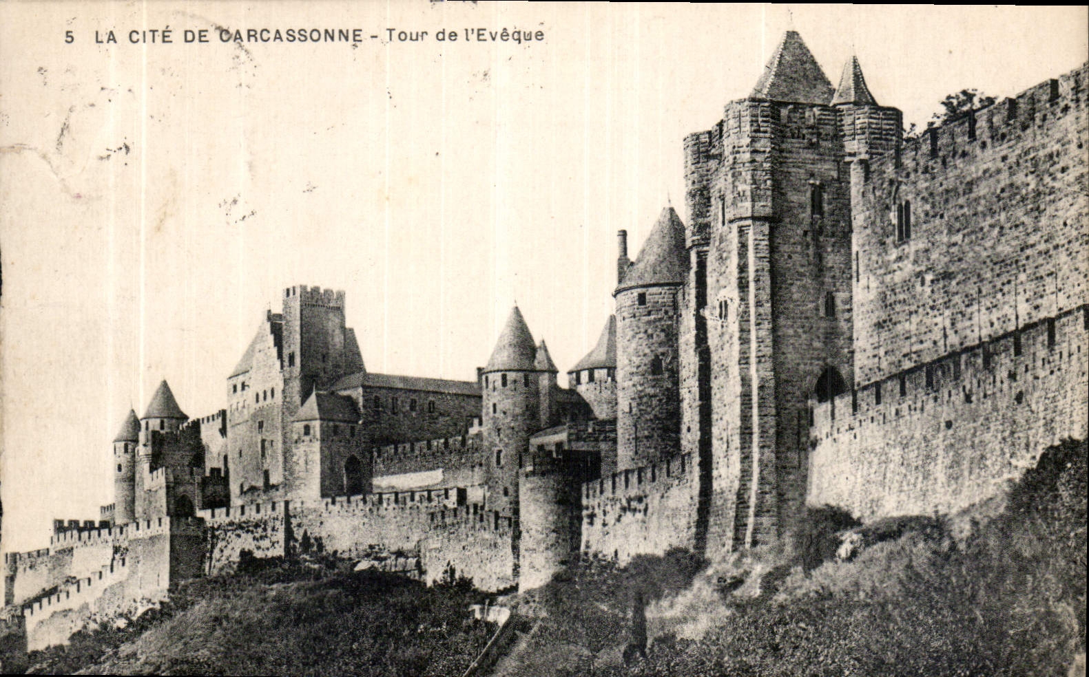 CPA La Cite de Carcassonne Tour de l'Eveque