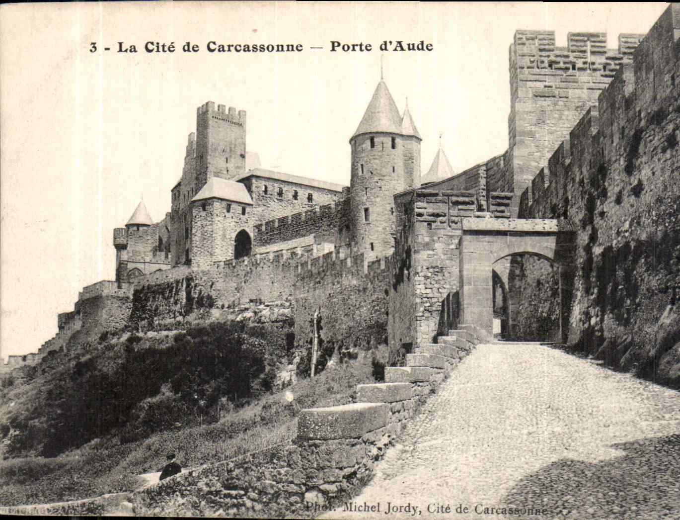 CPA La Cite de Carcassonne Porte d'Aude