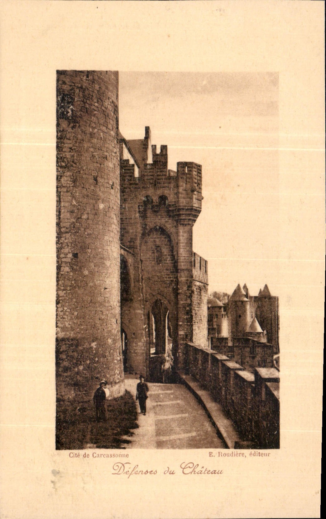 CPA Cite de Carcassonne Defenses du Chateau