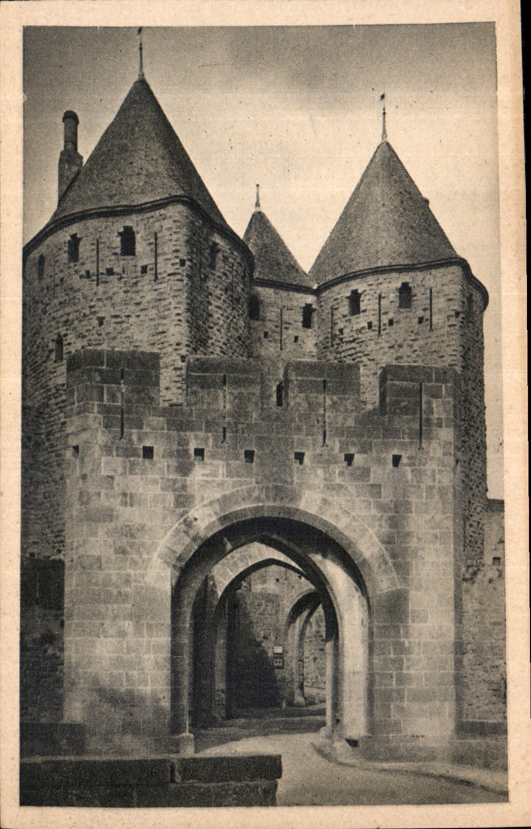 CPA Cite de Carcassonne Porte Narbonnaise