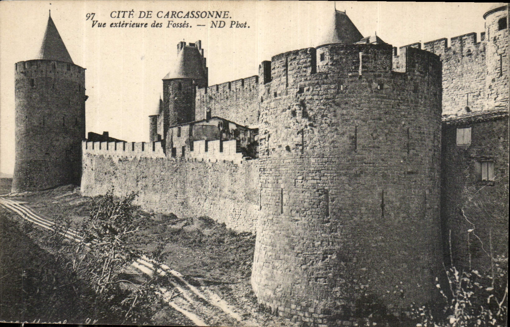 CPA Cite de Carcassonne vue exterieure des Fosses