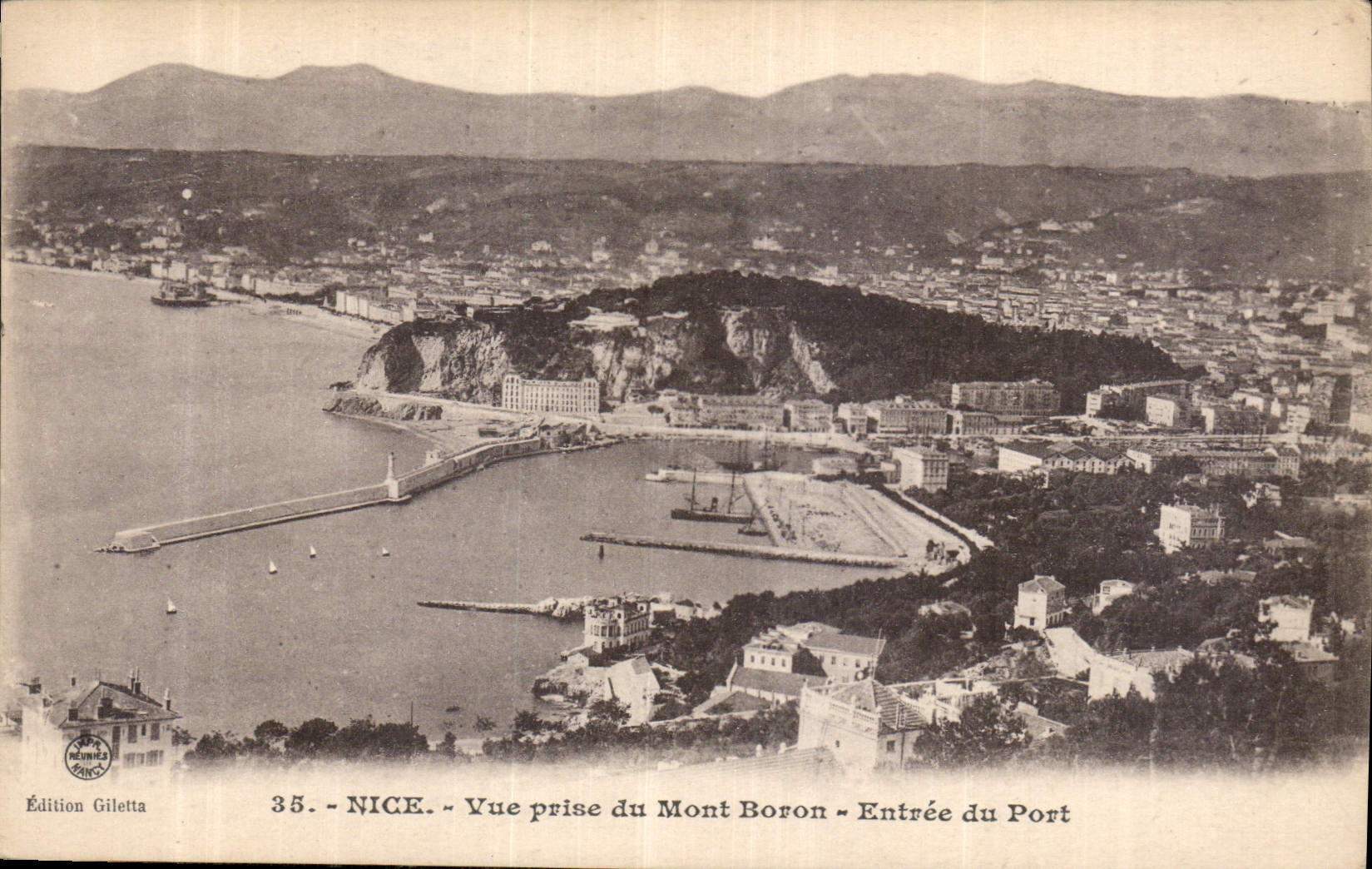 CPA Nice vue prise du Mont Boron Entree du Port