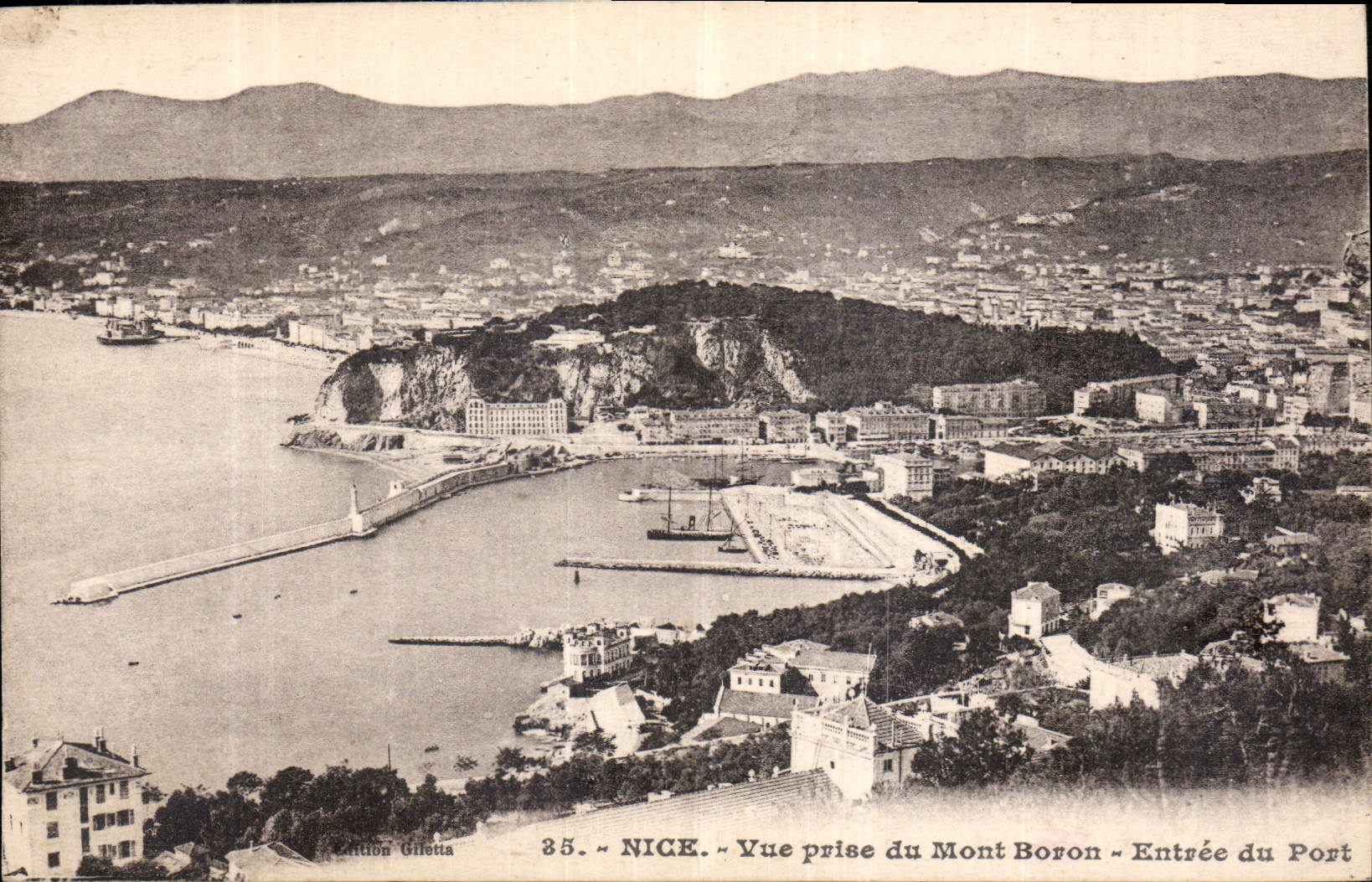 CPA Nice vue prise du Mont Boron Entree du Port