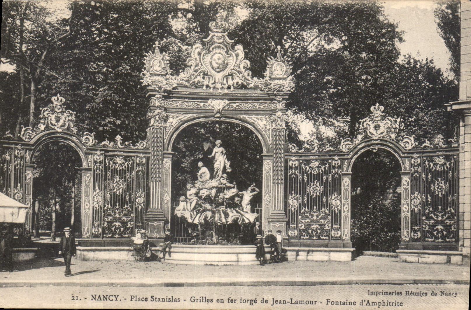 CPA Nancy Place Stanislas Grilles en fer forge de Jean Lamour Fontaine d'Amphitrite