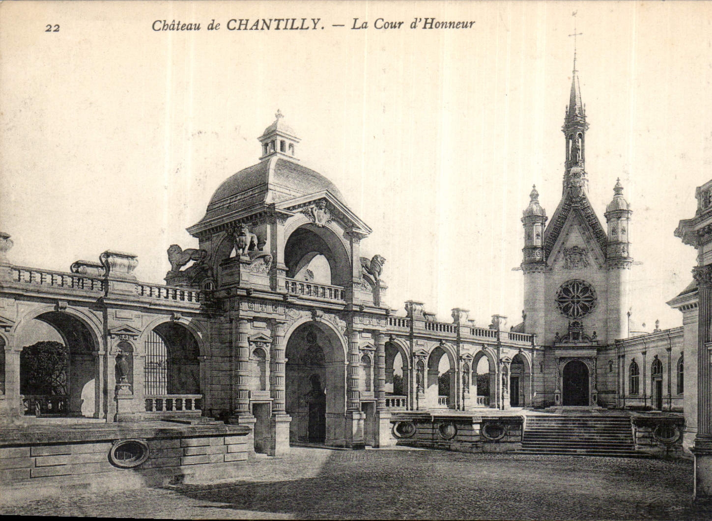 CPA Chateau de Chantilly la Cour d'Honneur 