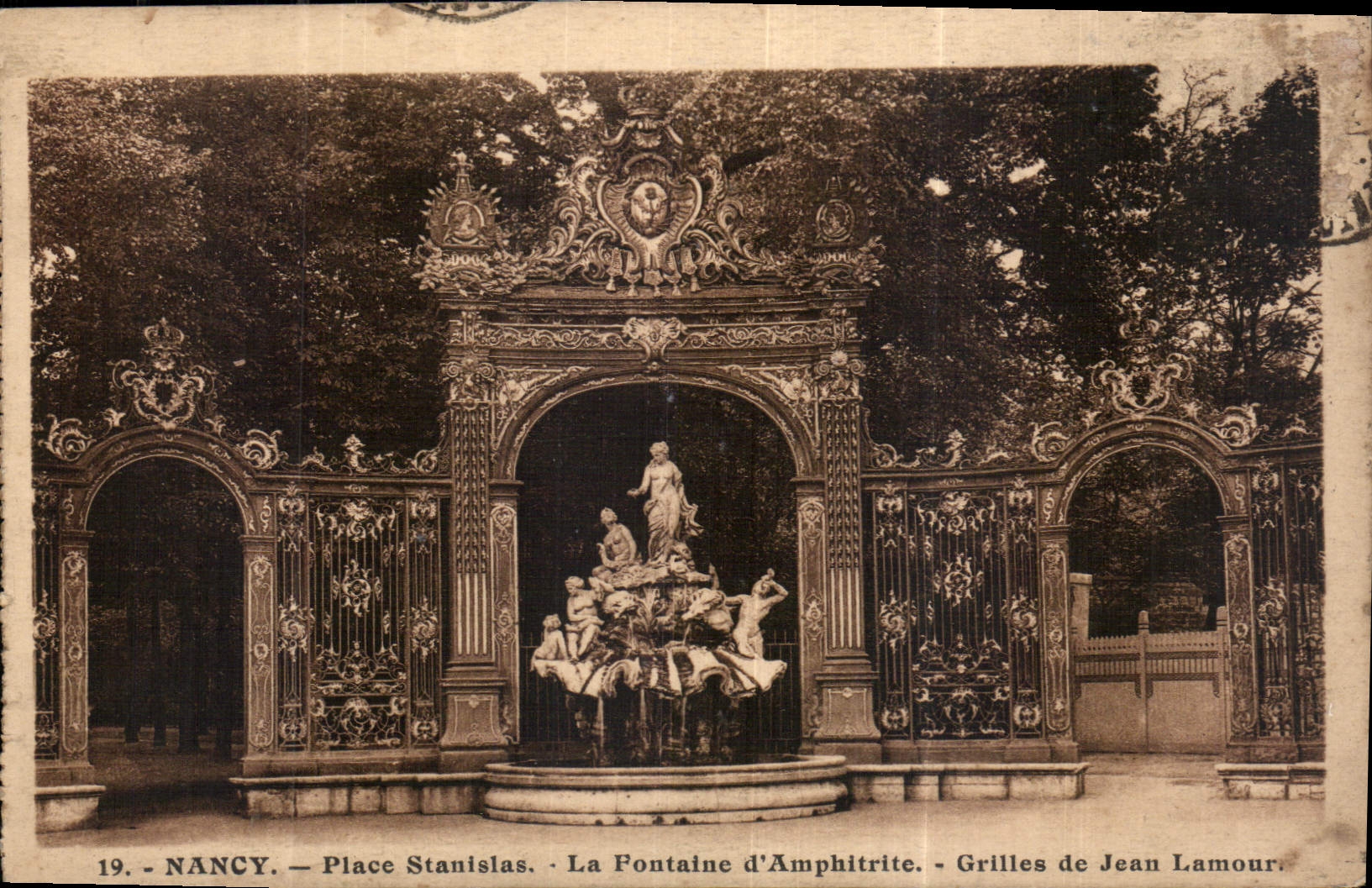 CPA Nancy Place Stanislav la fontaine d'Amphitrite Grilles de Jean Lamours
