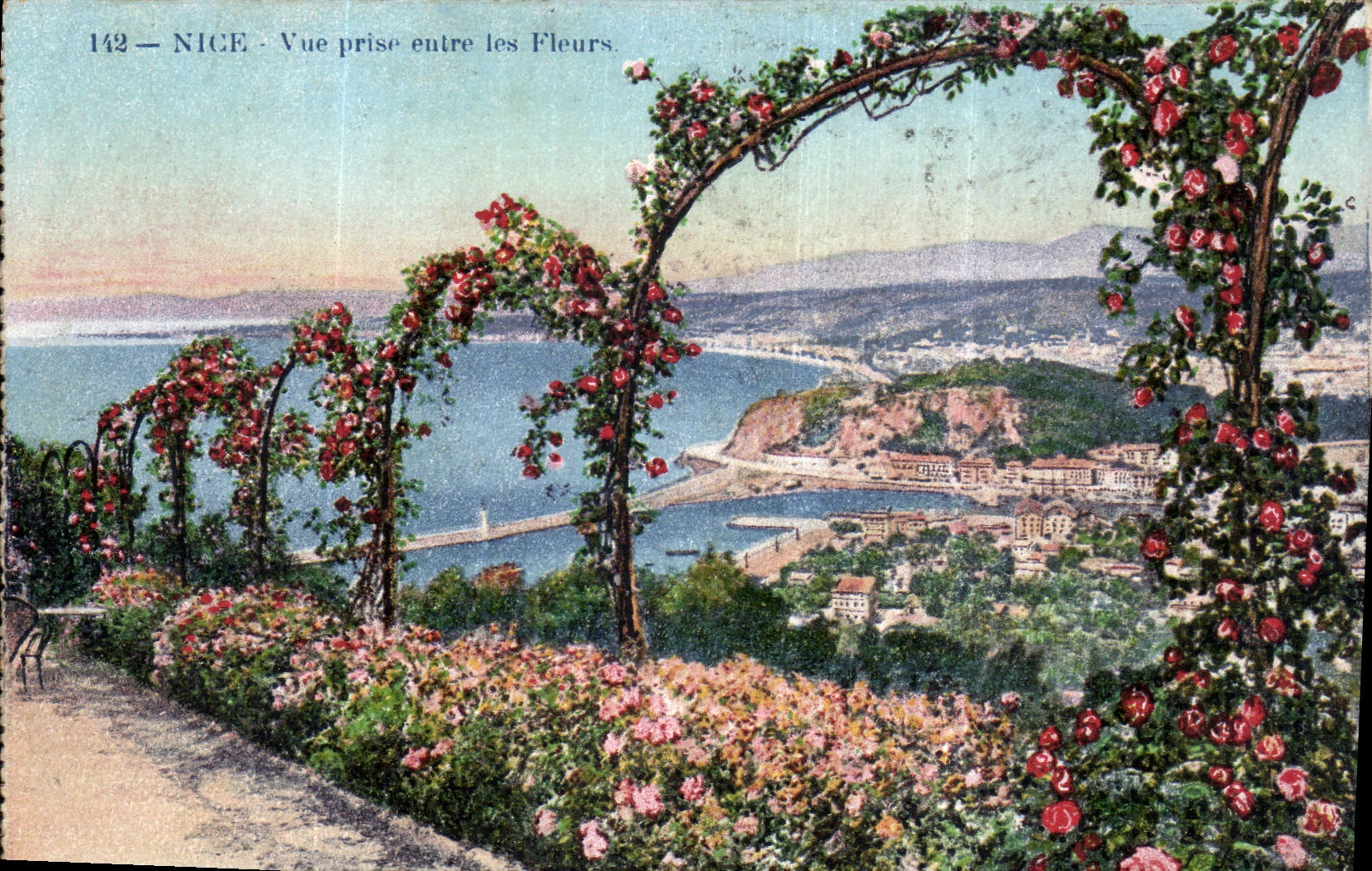 CPA Nice vue prise entre les fleurs 
