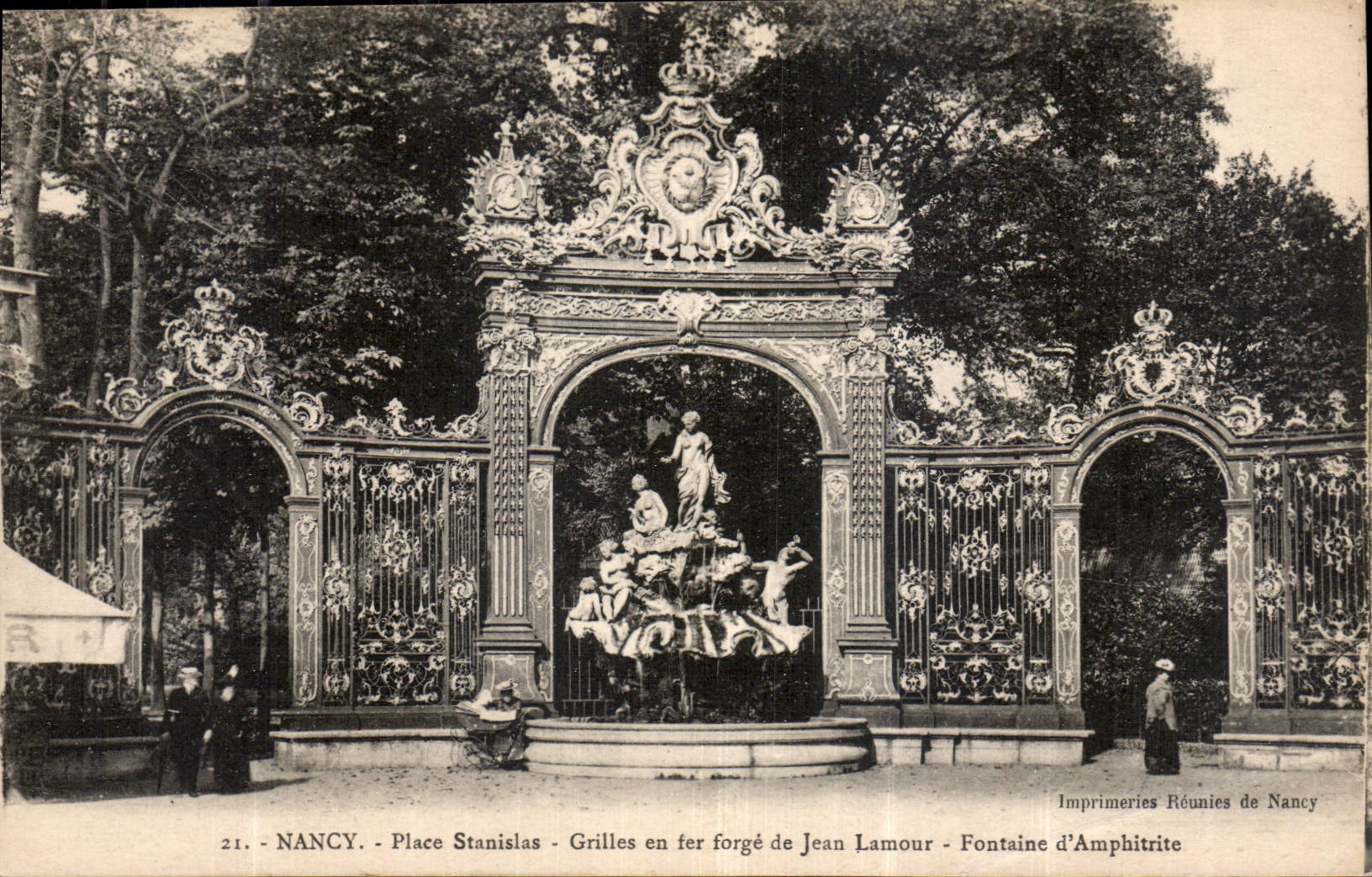 CPA Nancy Place Stanislav Grilles en fer forge de Jean Lamour Fontaine d'Amphitrite 