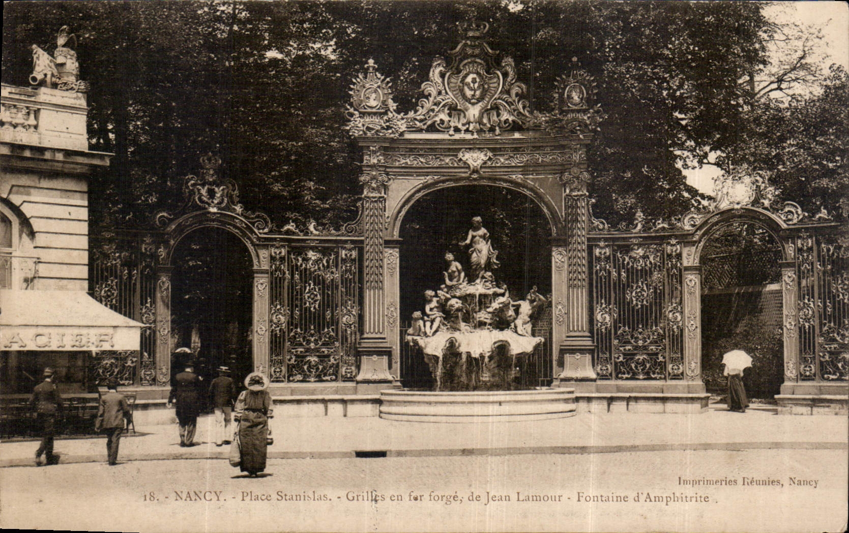 CPA Nancy Place Stanislav Grilles en fer forge de Jean Lamour Fontaine d'Amphitrite 
