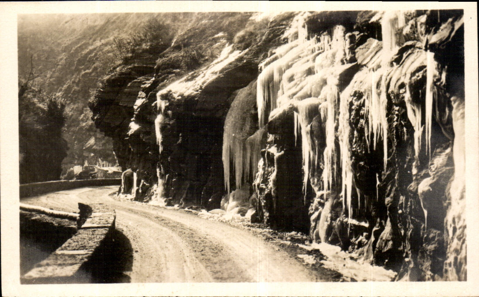 CPA Beuil A M Route du Cians 