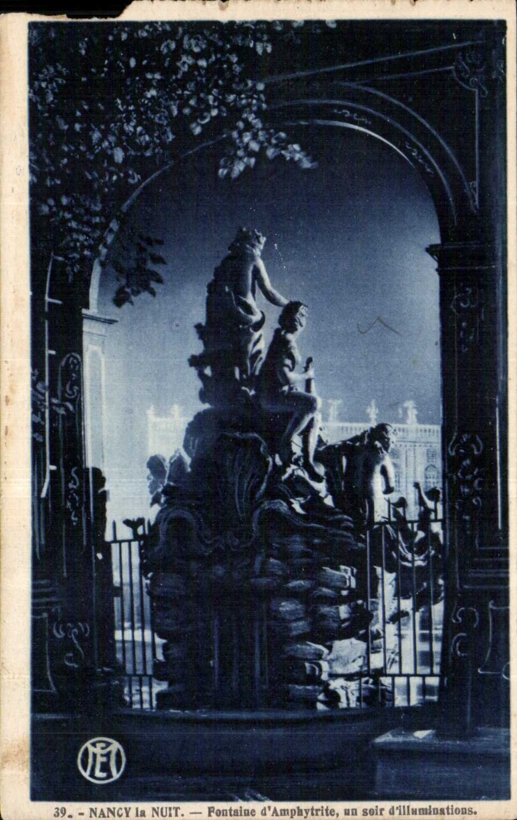 CPA Nancy la Nuit Fontaine d'Amphitrite un soir d'Illuminations 