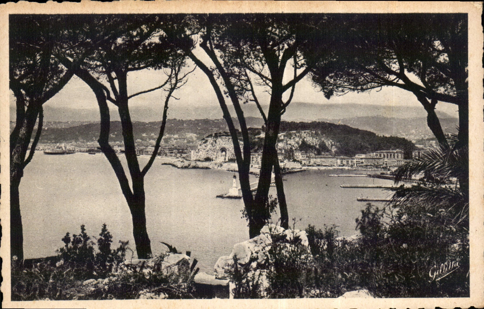 CPA Cote d'Azur Artistique Nice vue entre les Pins 