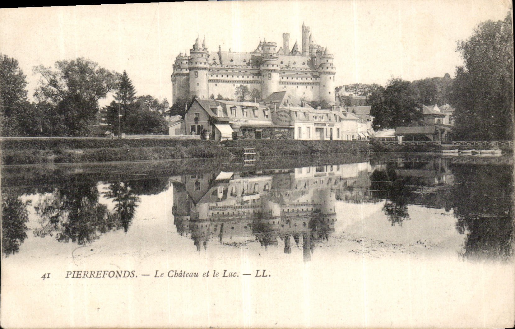 CPA Pierrefonds Le Chateau et le Lac
