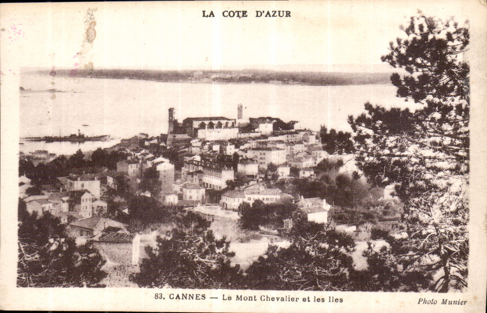 CPA La Cote d'Azur Cannes Le Mont Chevalier et les Iles 