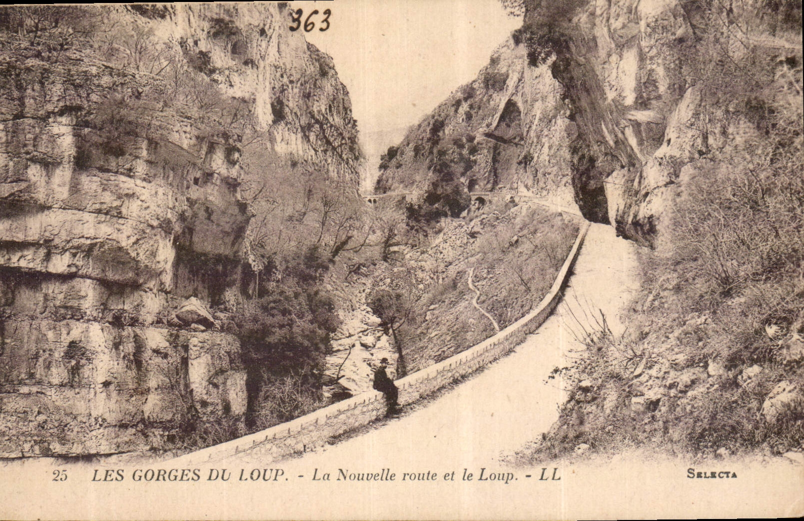 CPA Les Gorges du Loup La Nouvelle route et le Loup