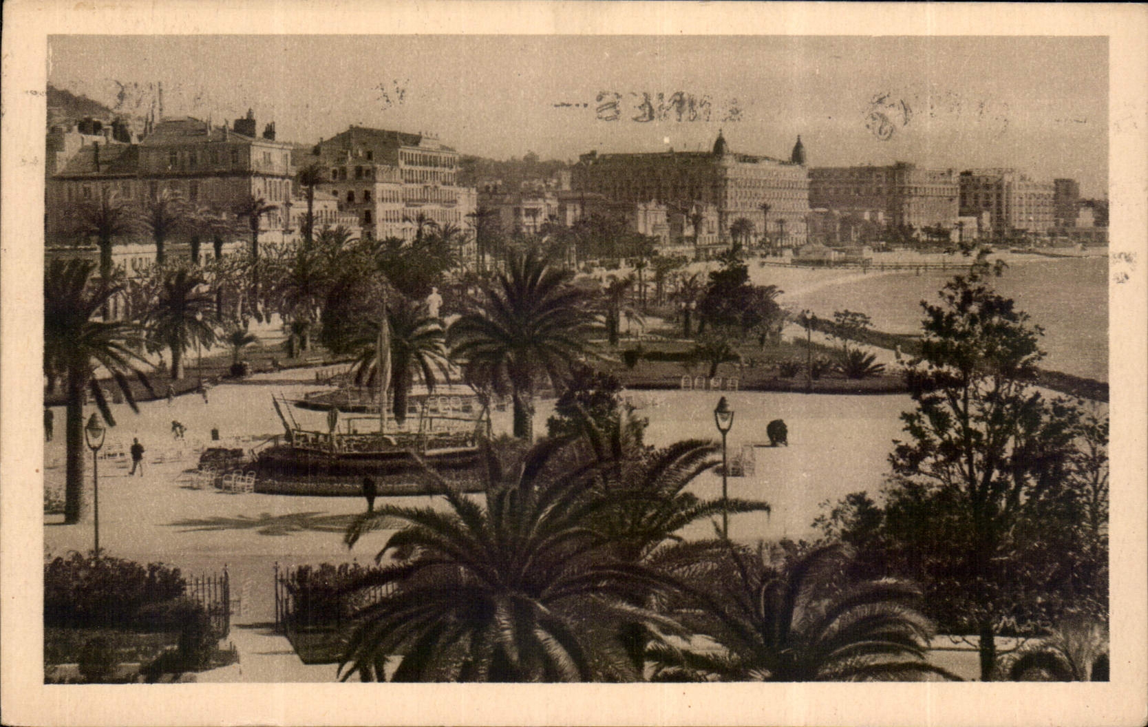 CPA Cannes Les jardins et la Croisette