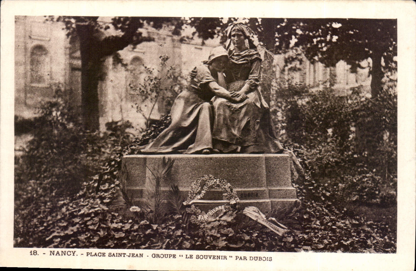 CPA Nancy Place Saint Jean Groupe Le Souvenir par Dubois