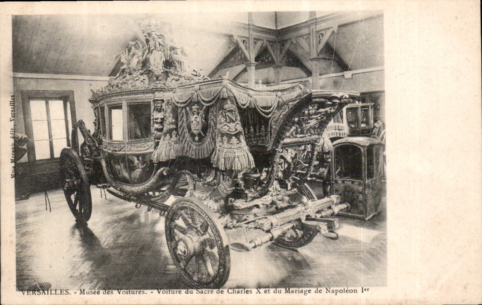 CPA Versailles Musee des Voitures Voiture du Sacre de Charles X et du Mariage de Napoleon 1er 