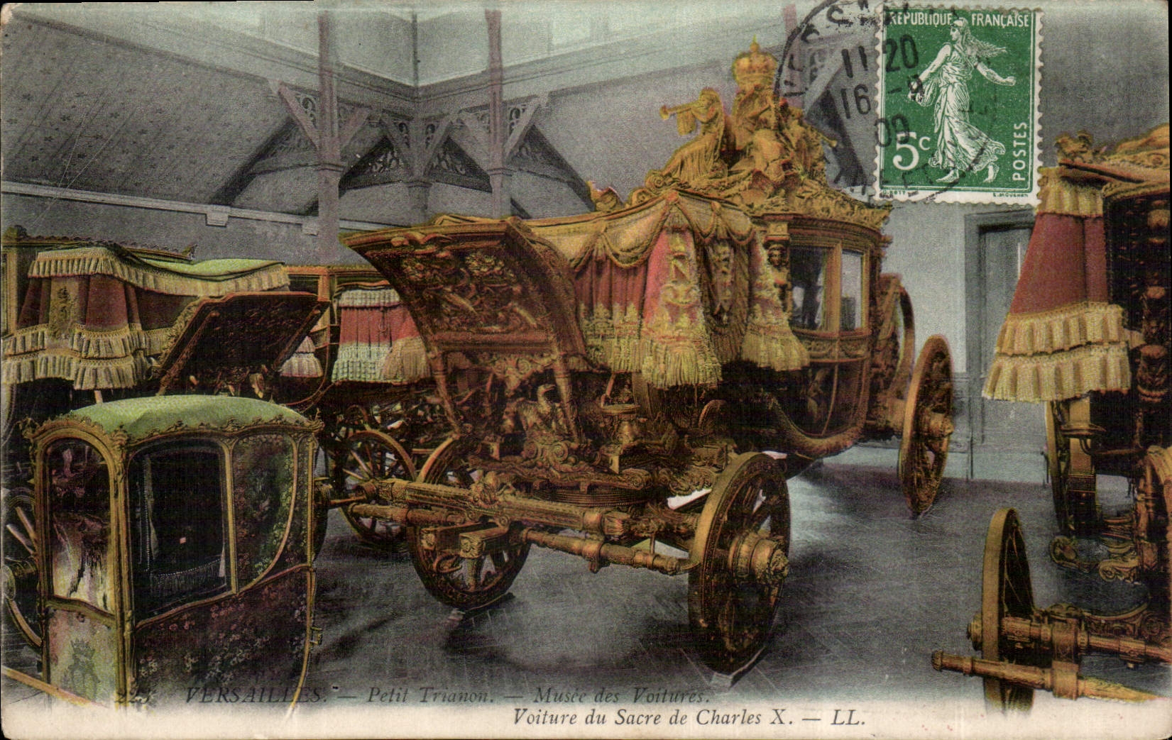 CPA Versailles Petit Trianon Musee des Voitures Voiture du Sacre du Charles X 