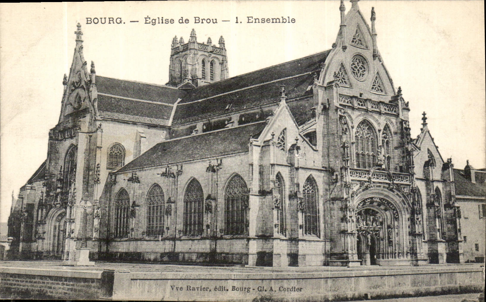 CPA Bourg Eglise de Brou l'Ensemble 