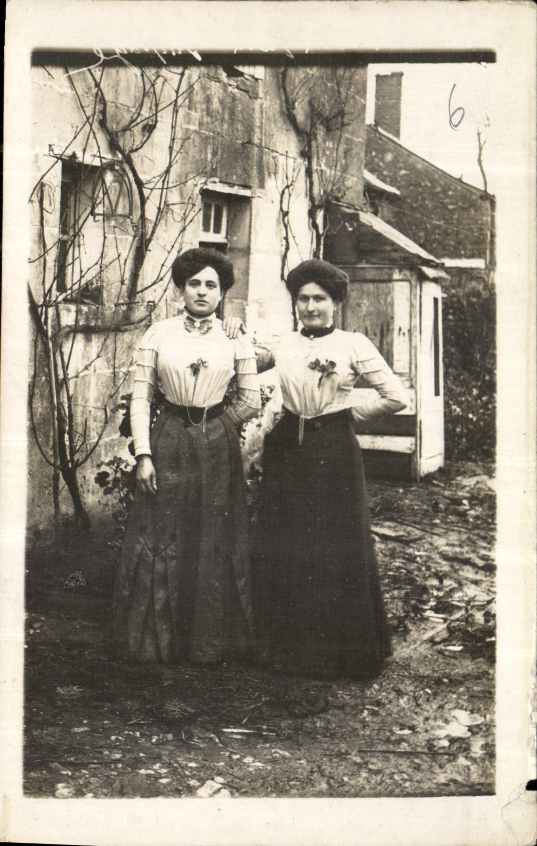 CARTE PHOTO Femmes Tours