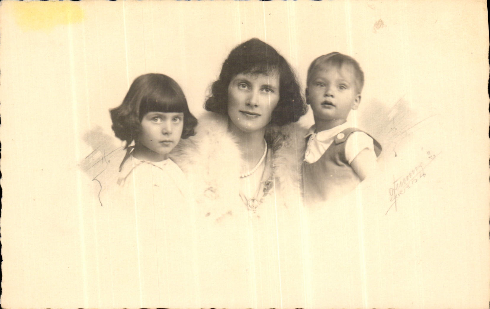 CARTE PHOTO Femme Enfants