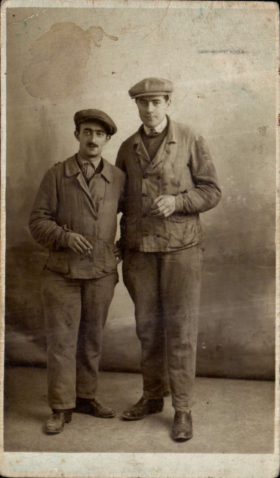 CARTE PHOTO Hommes pipe 