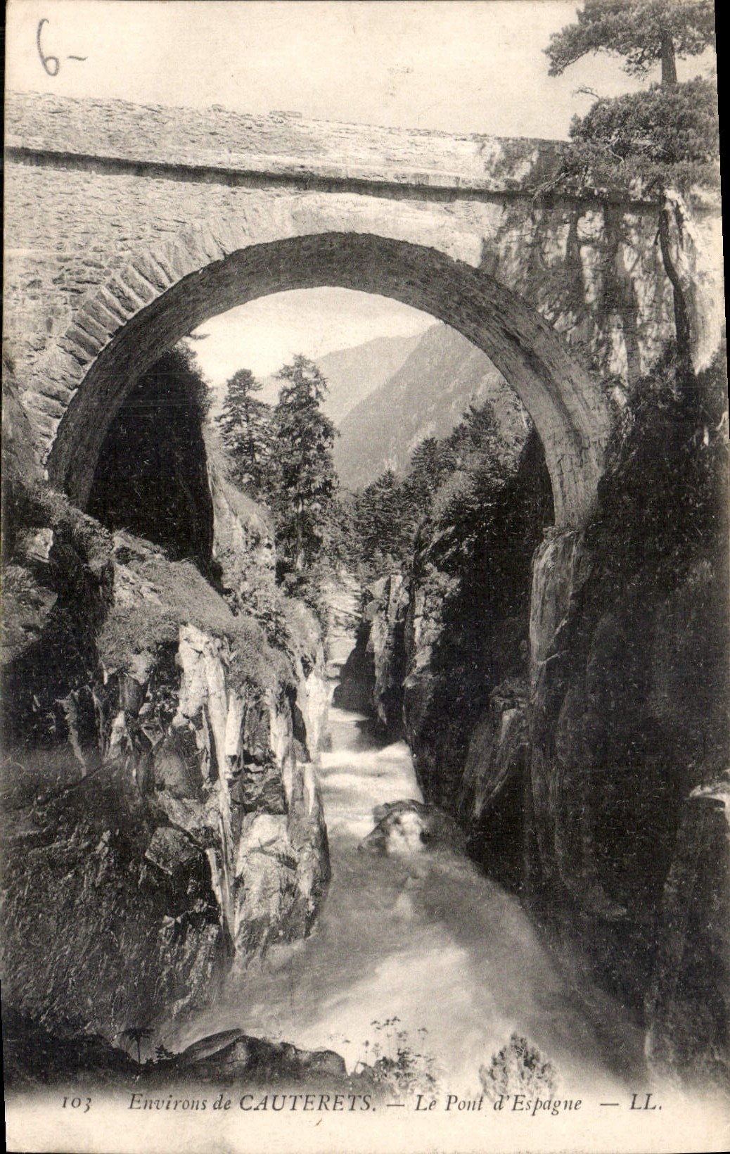 CPA Environs de Cauterets le Pont d'Espagne