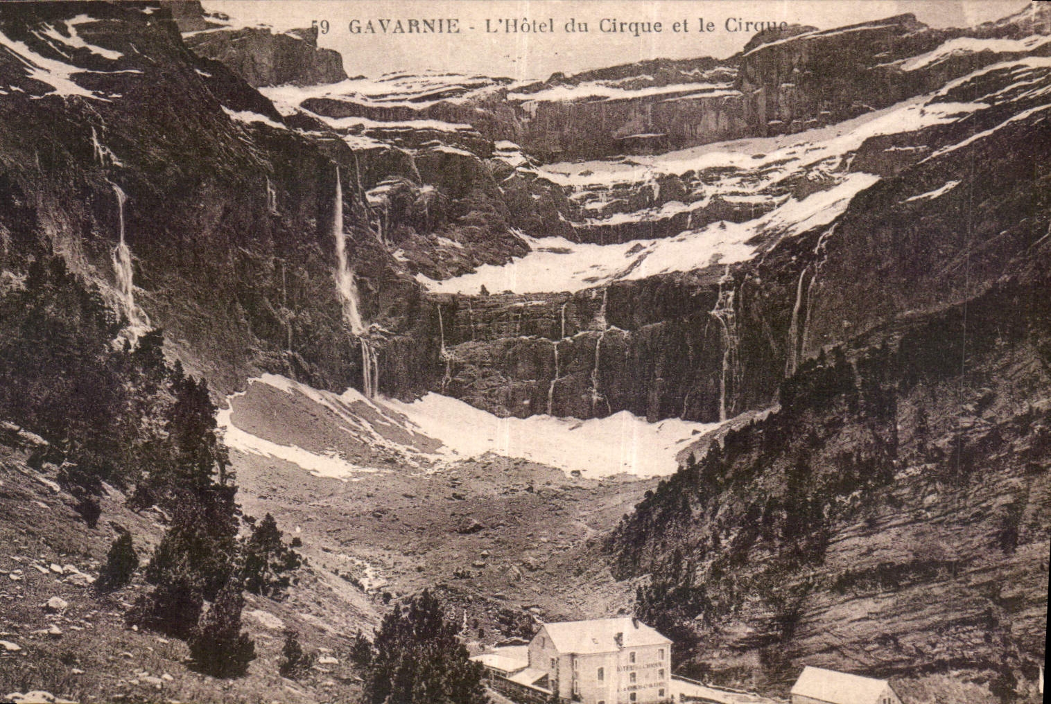 CPA Gavarnie l'Hotel du Cirque et le Cirque 