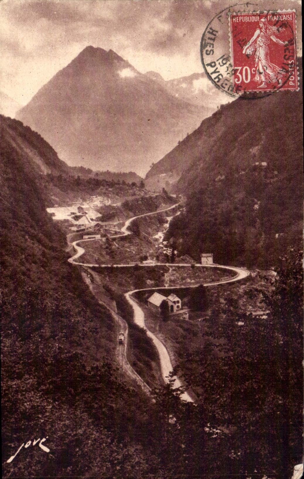 CPA Cauterets H P route de Pierrefitte a Cauterets le Limacon 