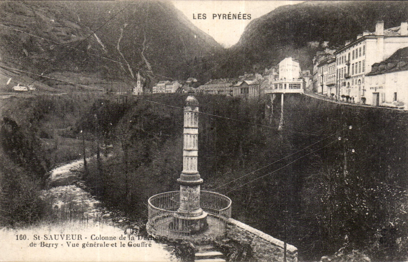 CPA St Sauveur colonne de la de Berry vue generale et le Gouffre 