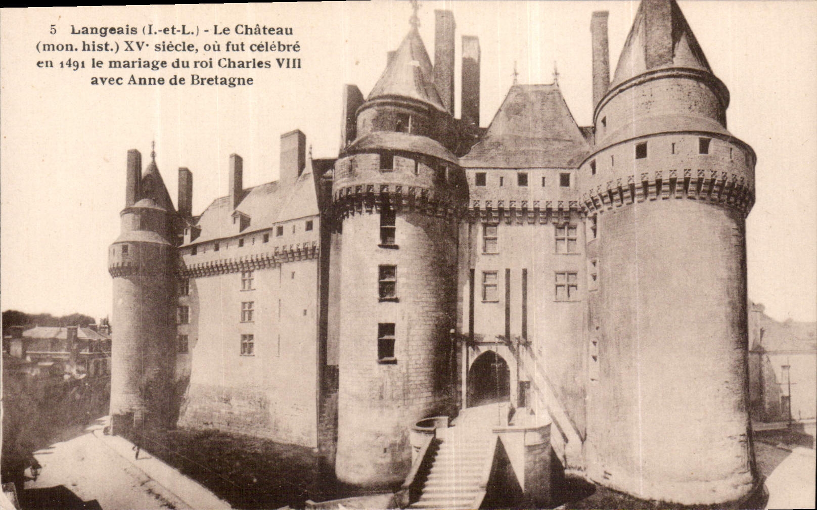 CPA Langeais I et L le Chateau mon hist siecle ou fut celebre en 1491 le mariage du roi Charles VIII