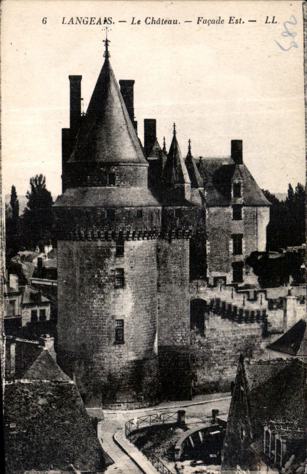 CPA Langeais le Chateau facade est 