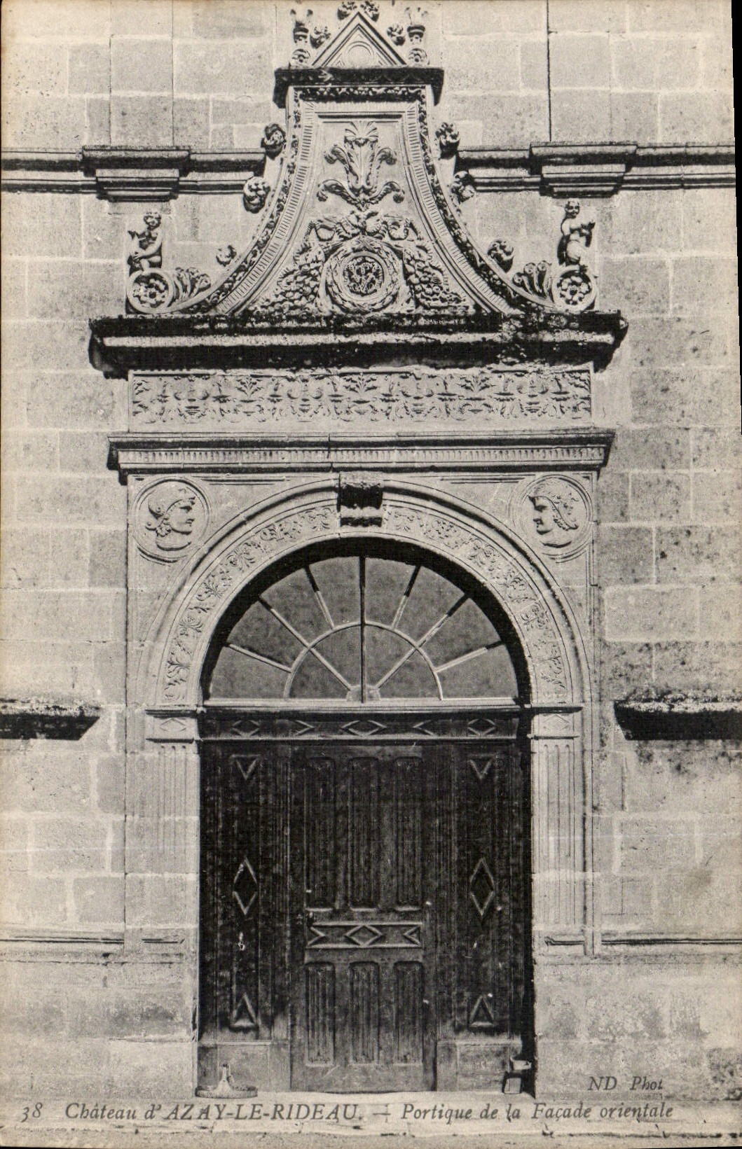 CPA Chateau d'Azay le Rideau portique de la facade orientale