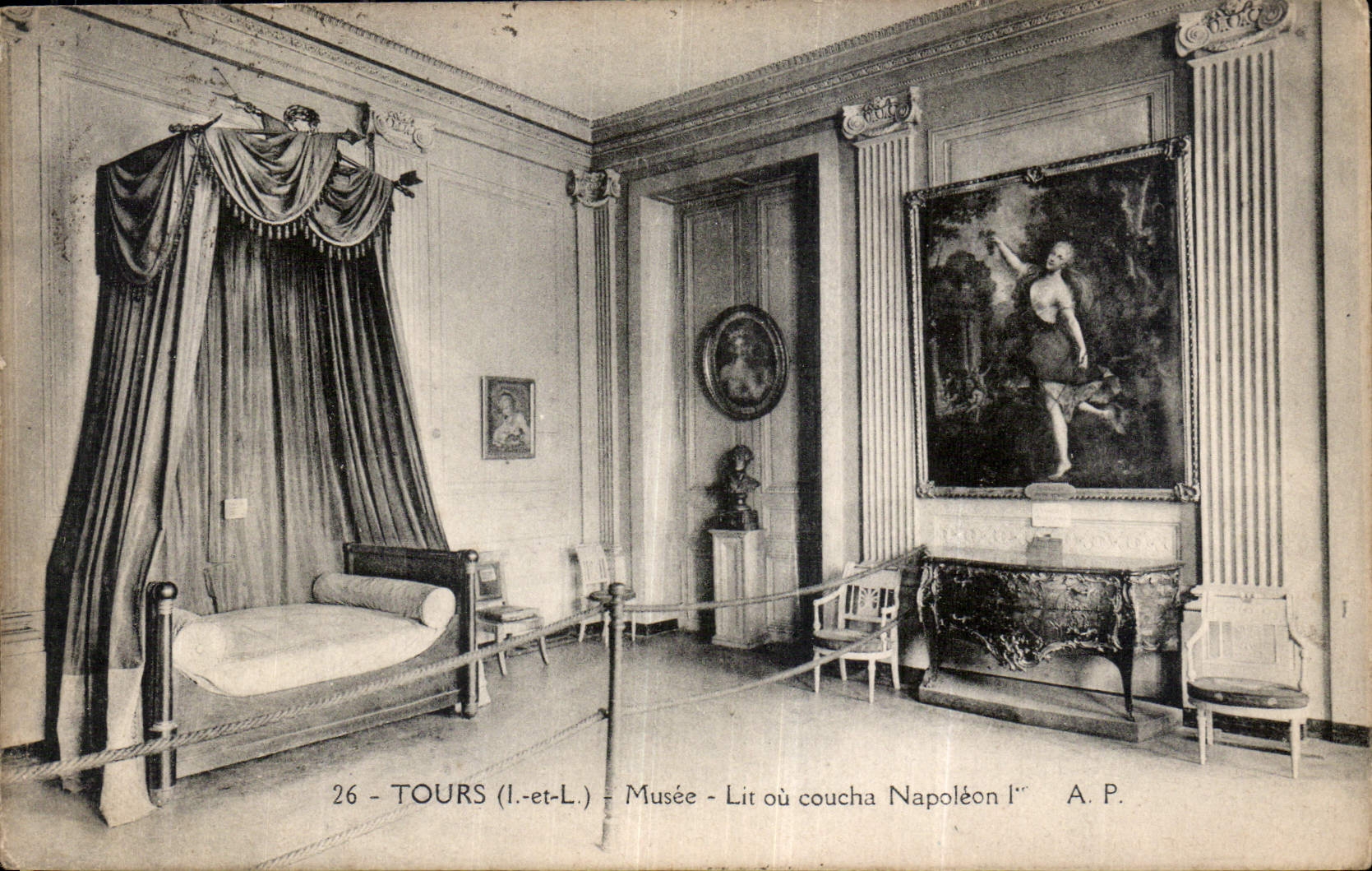 CPA Tours I et L Musee Lit ou coucha Napoleon 1er