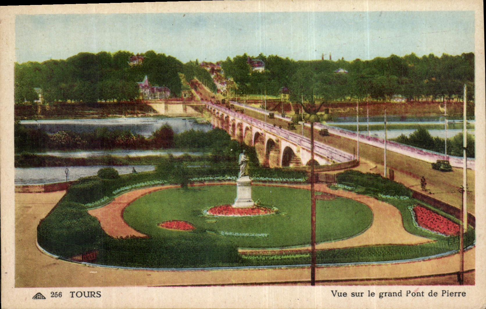 CPA Tours vue sur le grand pont de Pierre 