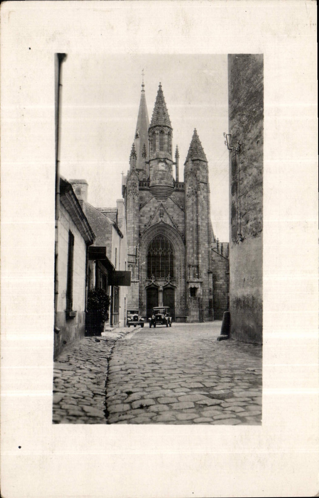 CARTE PHOTO Eglise Automobile