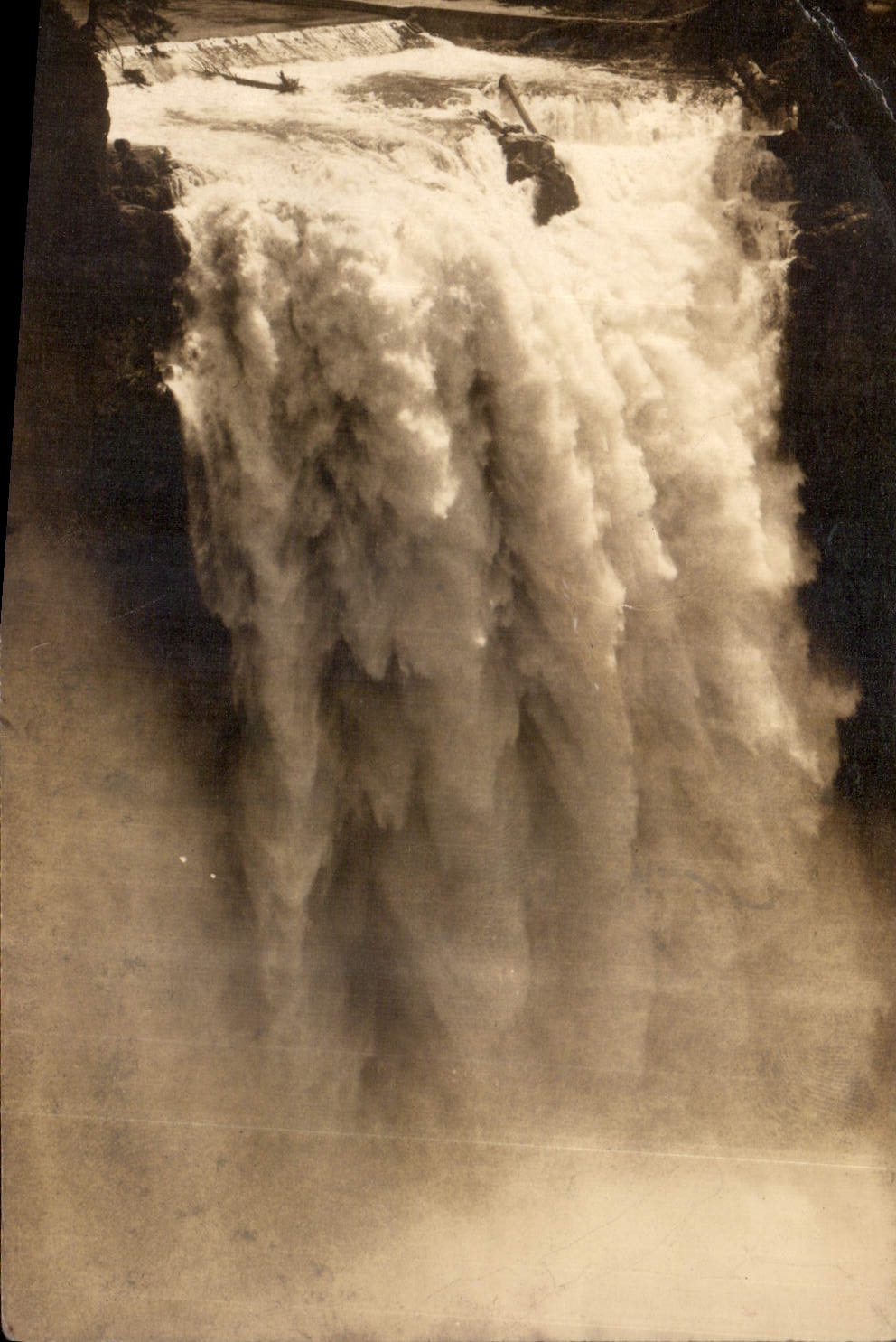 CARTE PHOTO Cascade d'eau