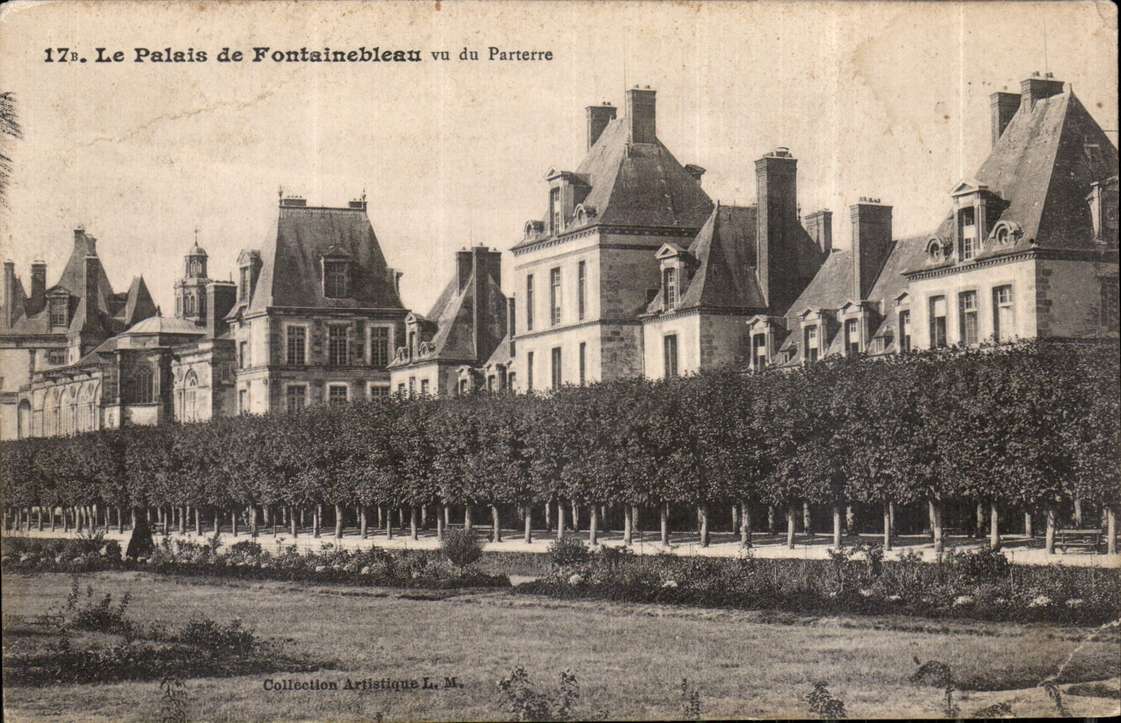 CPA Le Palais de Fontainebleau vu du Parterre 