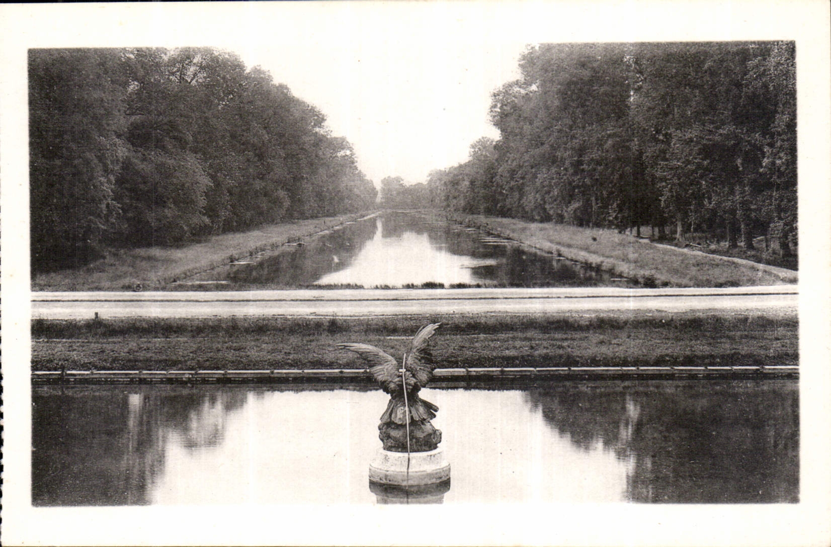 CPA Chateau de Fontainebleau le Canal 