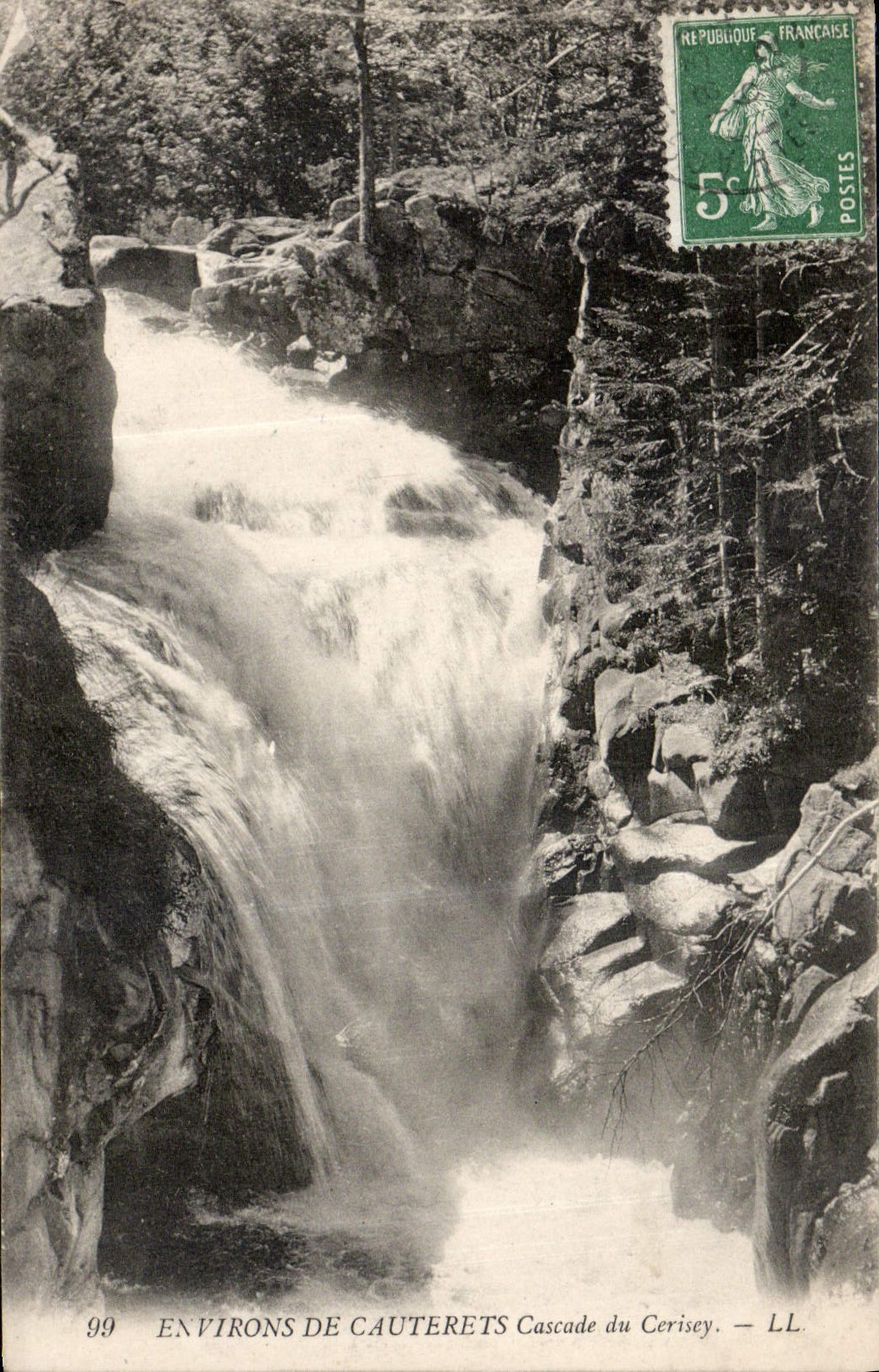 CPA Environs de Cauterets Cascade du Cerisey