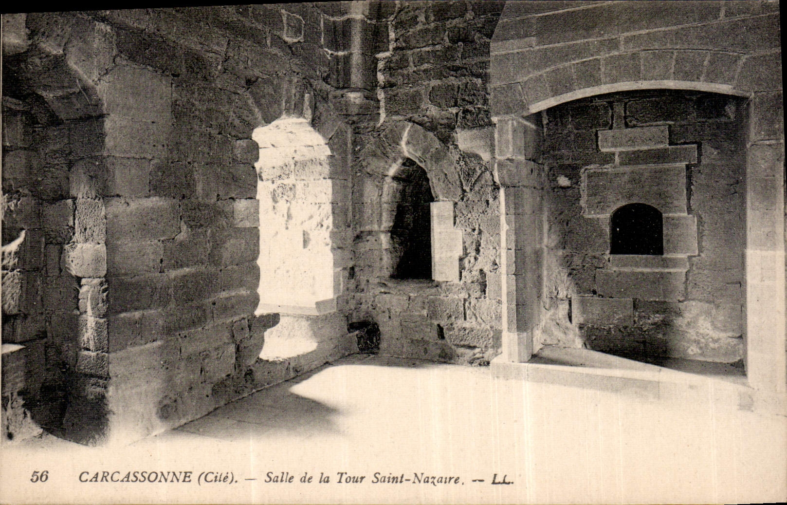 CPA Carcassonne Cite Salle de la tour Saint Nazaire