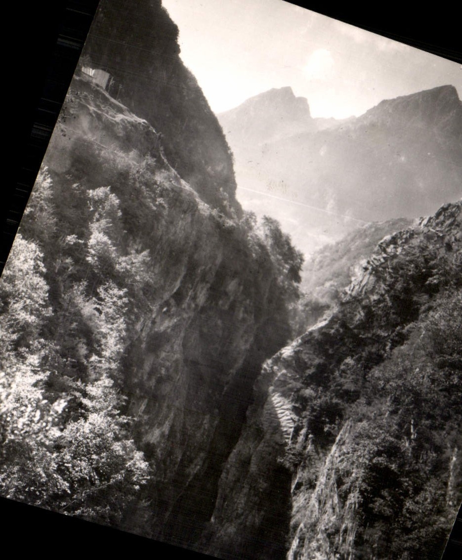 CPA St Sauveur H P la Gorge des Hollandais 