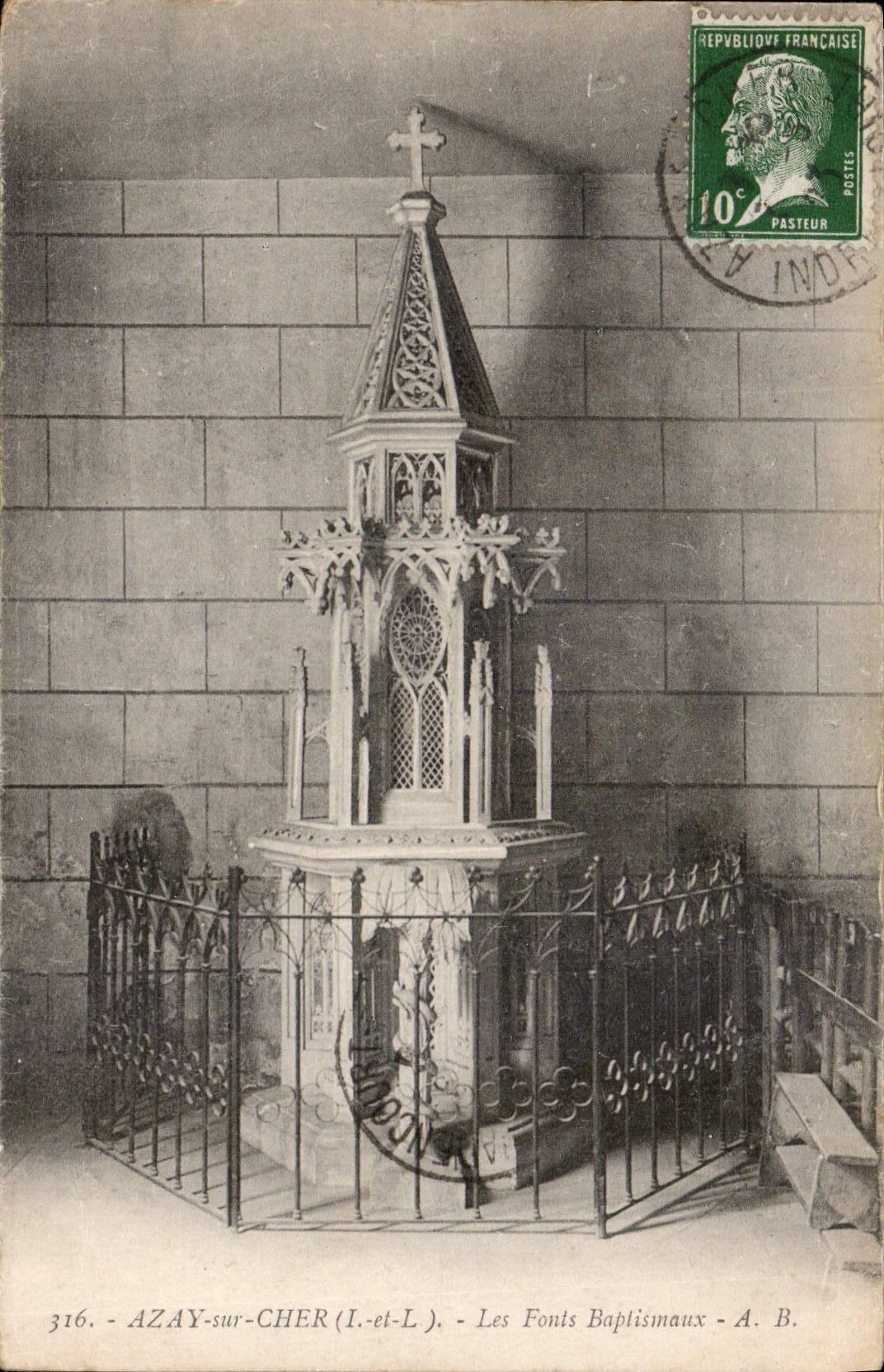 CPA Azay sur Cher I et L les Fonts Baptismaux