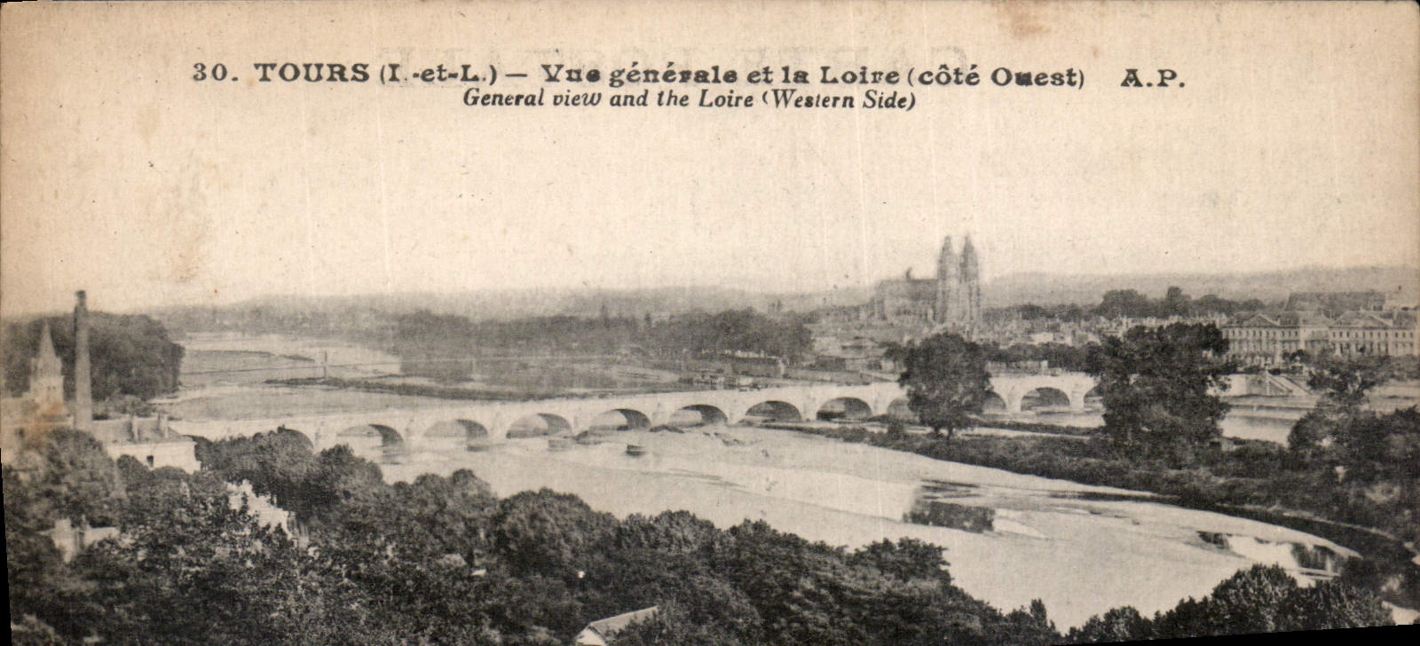 CPA Tours I et L vue generale et la Loire Cote Ouest