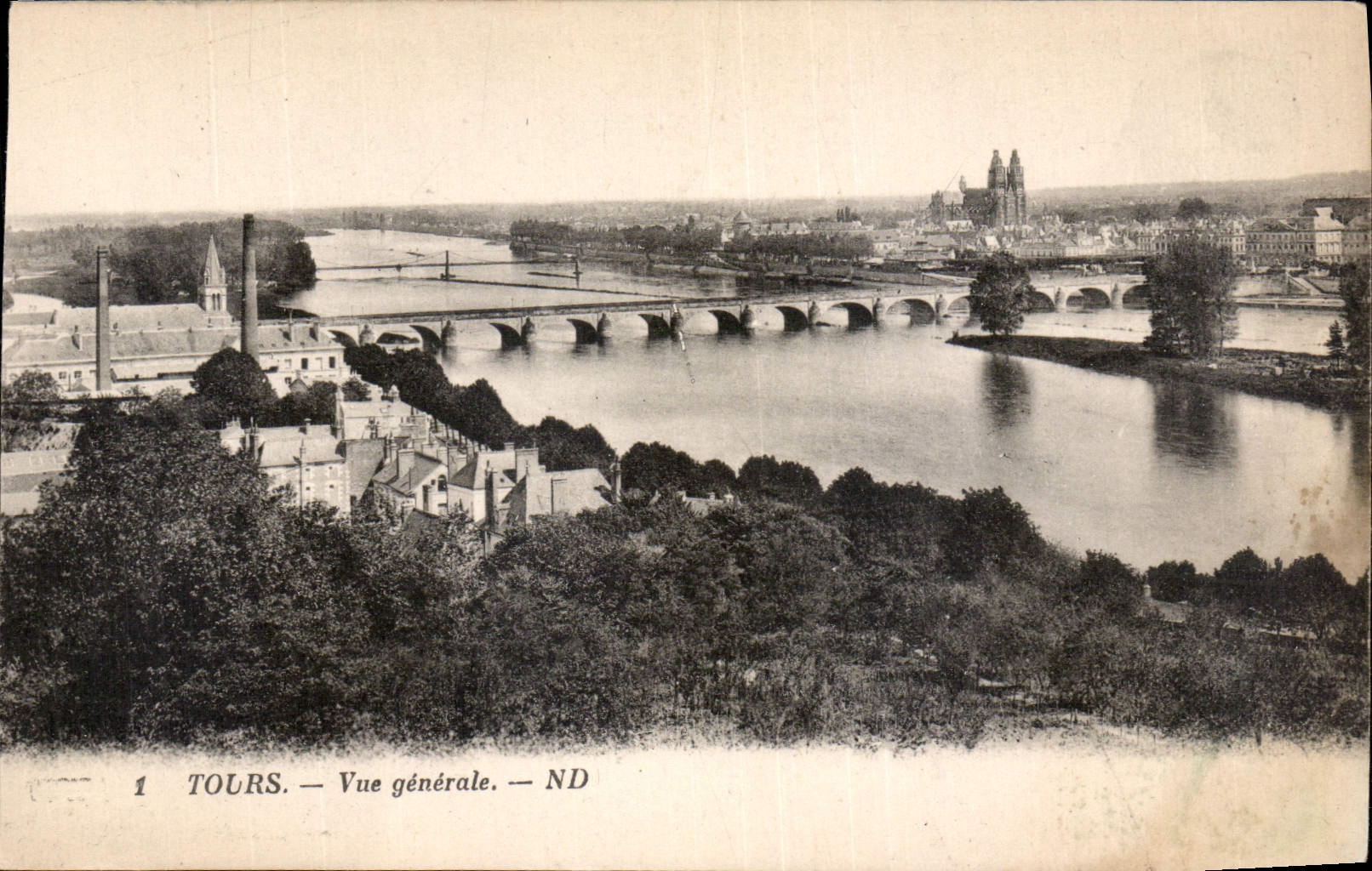 CPA Tours Vue generale 