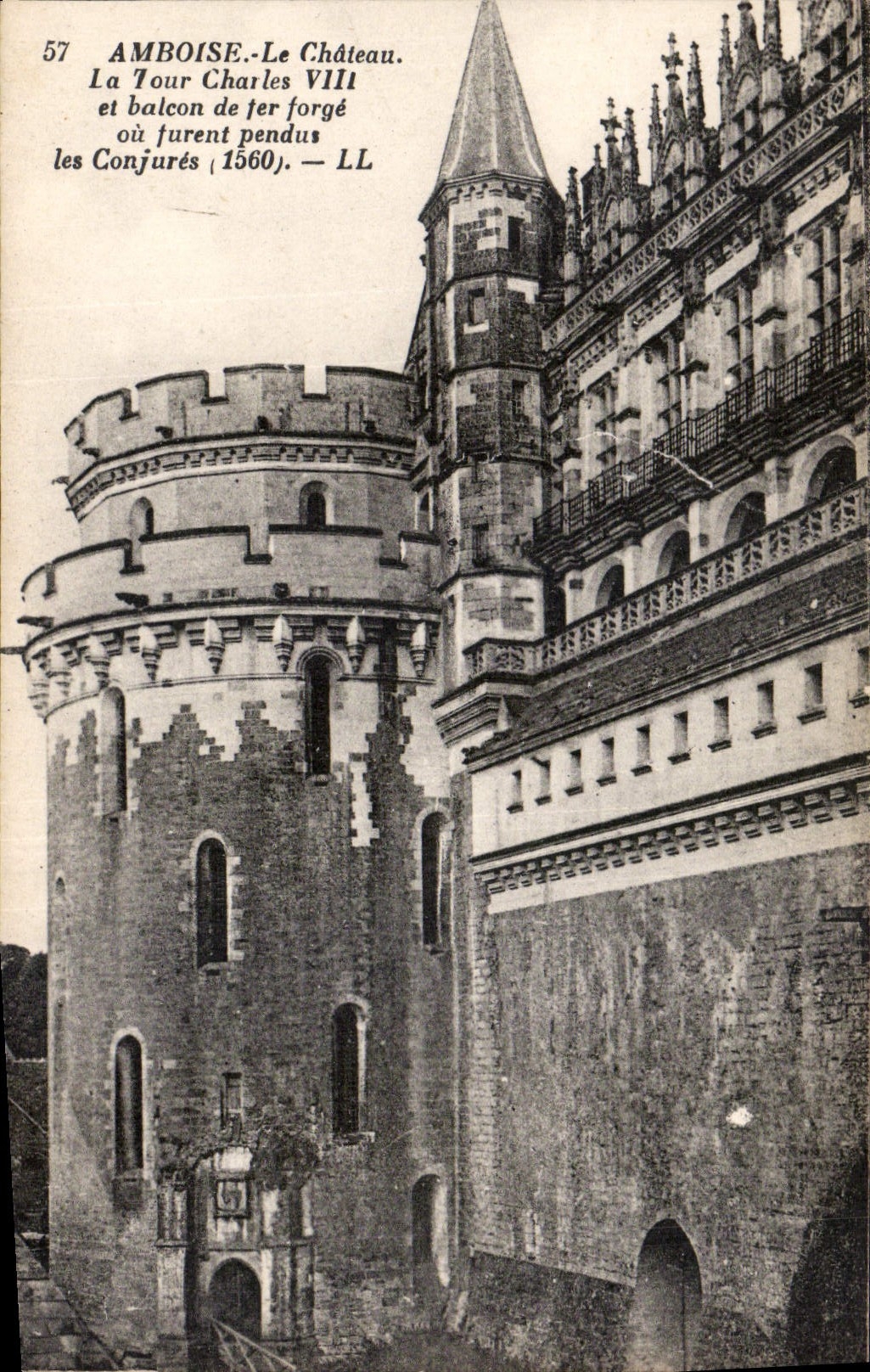 CPA Amboise Le Chateau La Tour Charles VIII et balcon de fer forge ou furent pendus les Conjures 