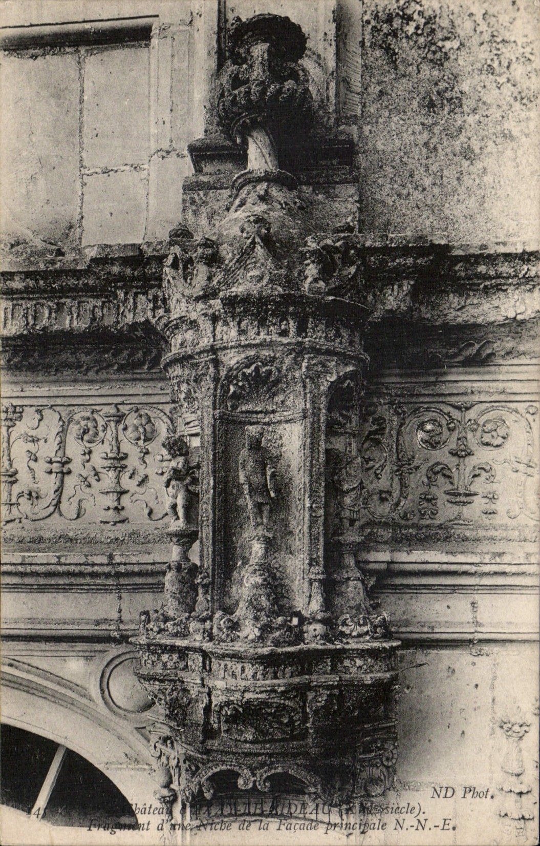 CPA Chateau d'Azay le Rideau Fragment de la Facade principale