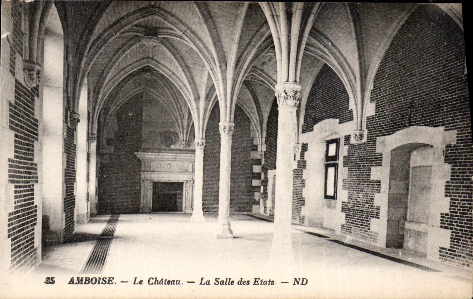 CPA Amboise Le Chateau La Salle des Etats 